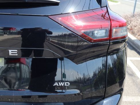 Certified 2025 Nissan Rogue SV AWD/4WD image 32