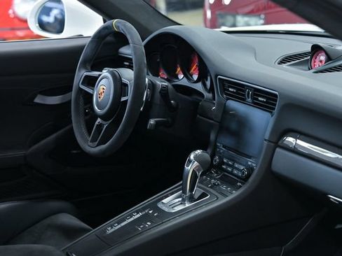 Used 2019 Porsche 911 GT3 RS RWD image 45