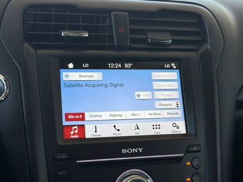 Used 2017 Ford Fusion Titanium FWD image 21