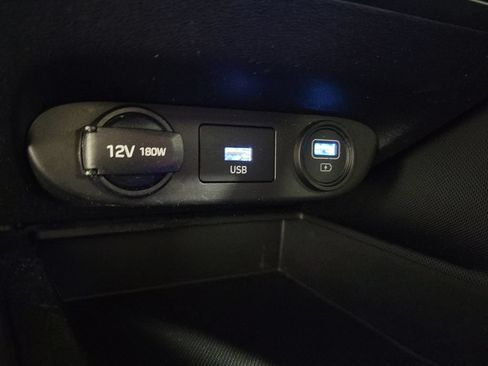 Used 2022 Hyundai Elantra SEL FWD image 19