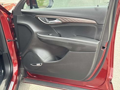 Used 2023 Buick Envision Avenir AWD/4WD image 27