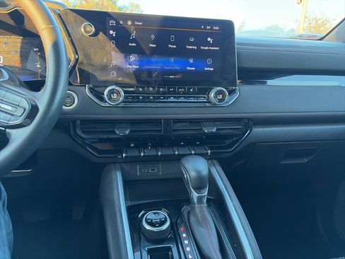 Used 2023 Chevrolet Colorado Z71 w/ Z71 Convenience Package 2 image 16