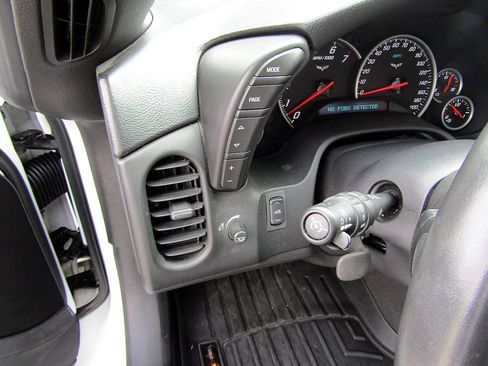 Used 2012 Chevrolet Corvette Grand Sport w/ 3LT Preferred Equipment Group RWD image 15