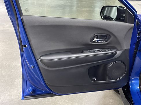 Used 2020 Honda HR-V Sport image 16