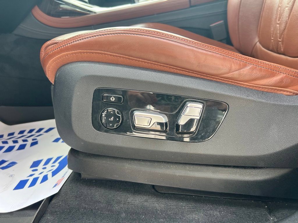 Used 2020 BMW X7 xDrive40i w/ Premium Package AWD/4WD image 12