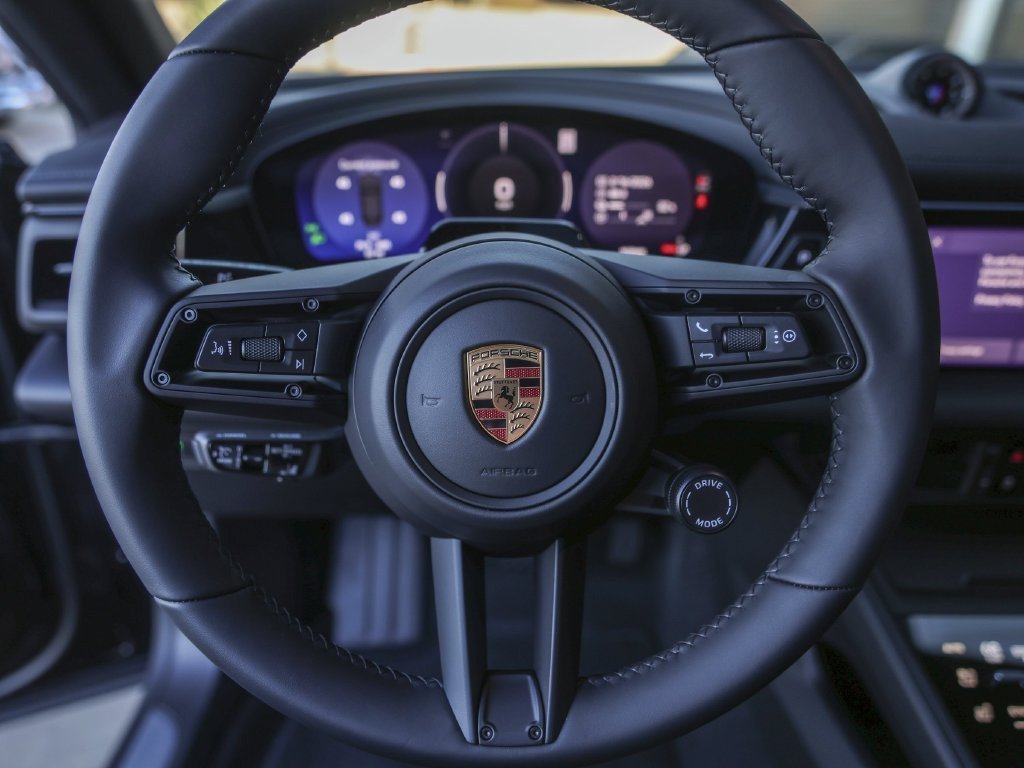 Certified 2026 Porsche Macan Electric RWD image 19