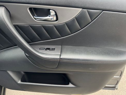 Used 2014 INFINITI QX70 AWD w/ Premium Package image 12