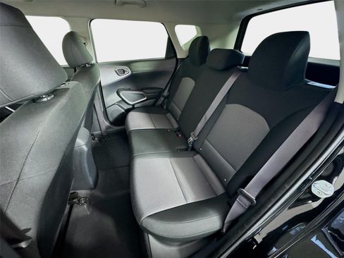 Certified 2025 Kia Soul LX w/ LX Technology Package FWD image 20