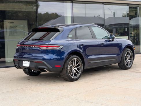 Certified 2026 Porsche Macan AWD/4WD image 9
