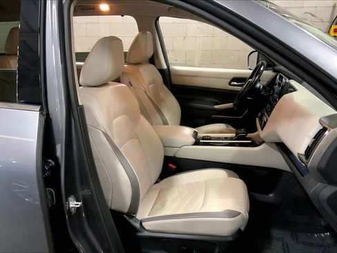 Used 2022 Nissan Pathfinder Platinum w/ Lighting Package (N93) image 8