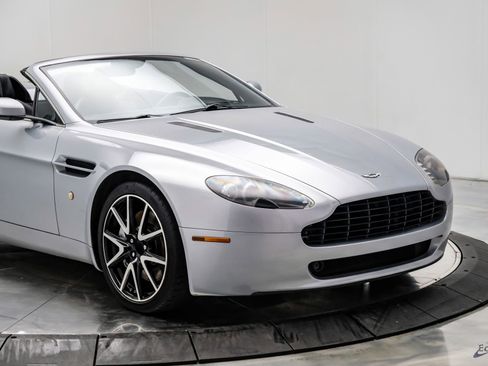 Used 2009 Aston Martin V8 Vantage Convertible image 33