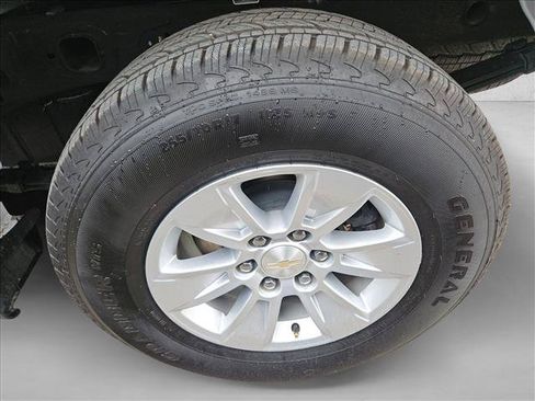 Used 2023 Chevrolet Silverado 1500 LT AWD/4WD image 6