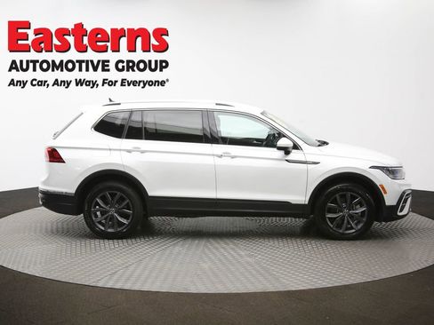 Used 2023 Volkswagen Tiguan SE image 43