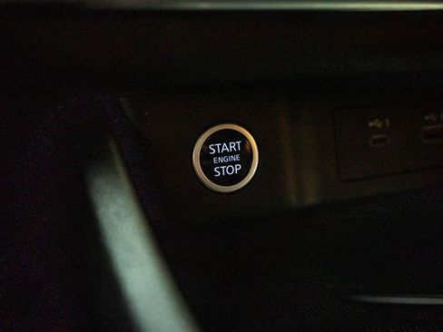 Used 2023 Nissan Rogue SV FWD image 18
