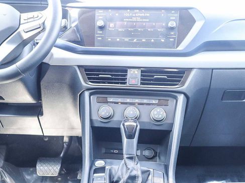 Used 2022 Volkswagen Taos SE image 13