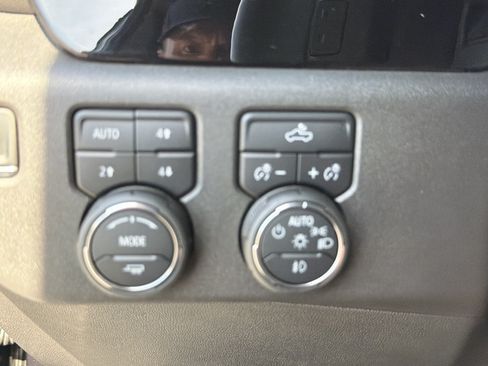 Used 2024 Chevrolet Silverado 1500 LT Trail Boss w/ Convenience Package II AWD/4WD image 35