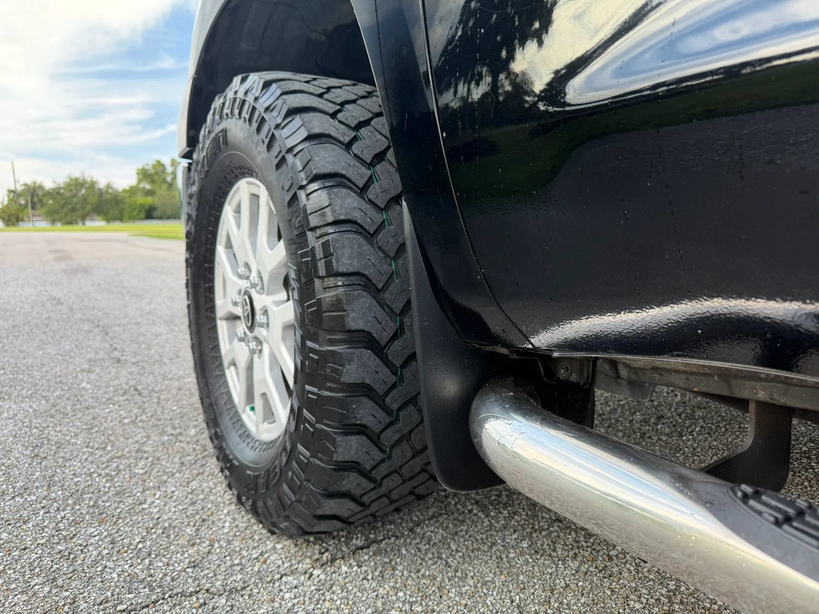 Used 2013 Toyota Tundra 4x4 CrewMax w/ Tow Pkg image 23
