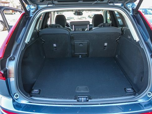 New 2026 Volvo XC60 B5 Core image 13