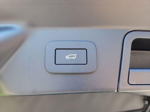 New 2026 Land Rover Range Rover Velar S AWD/4WD image 14
