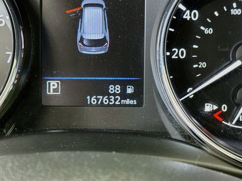 Used 2019 Nissan Rogue SV FWD image 18