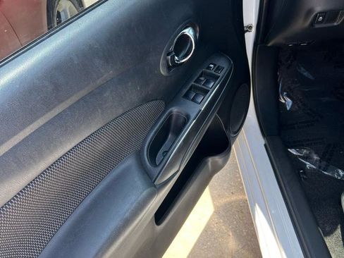 Used 2016 Nissan Versa SV FWD image 8