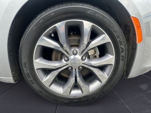 Used 2020 Chrysler Pacifica Limited image 9