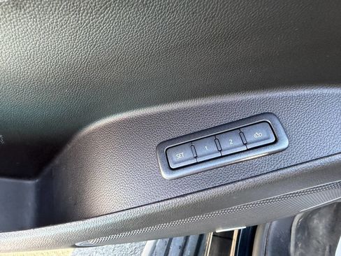 Used 2019 Chevrolet Suburban 3500 LT AWD/4WD image 19