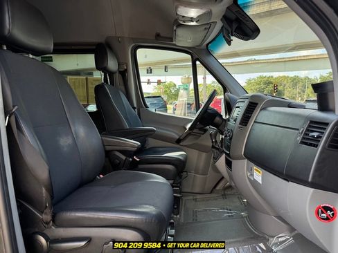 Used 2018 Mercedes-Benz Sprinter 2500 image 34