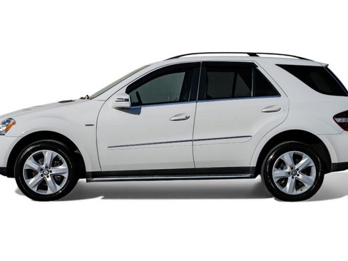 Used 2011 Mercedes-Benz ML 350 BlueTEC 4MATIC image 11