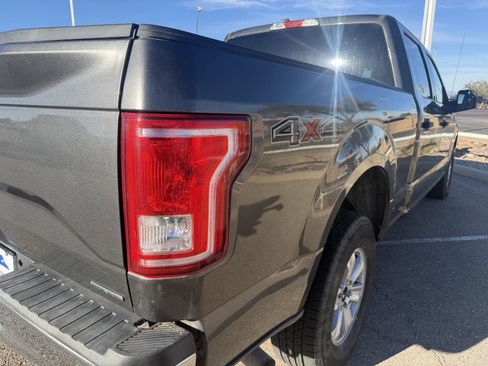 Used 2015 Ford F150 XLT w/ Trailer Tow Package image 8