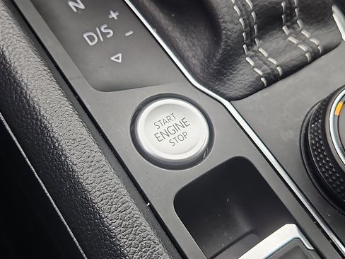 Certified 2023 Volkswagen Atlas SE w/ Black Wheel Package image 16