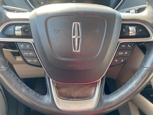 Used 2019 Lincoln Nautilus Select AWD/4WD image 28