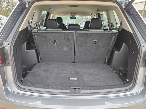 Used 2025 Volkswagen Atlas SE image 24
