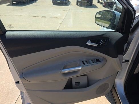 Used 2019 Ford Escape Titanium AWD/4WD image 16