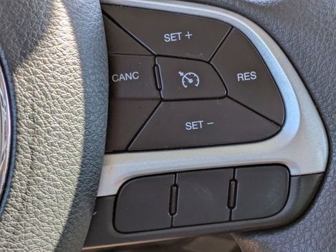 Used 2020 Jeep Renegade Sport FWD image 24