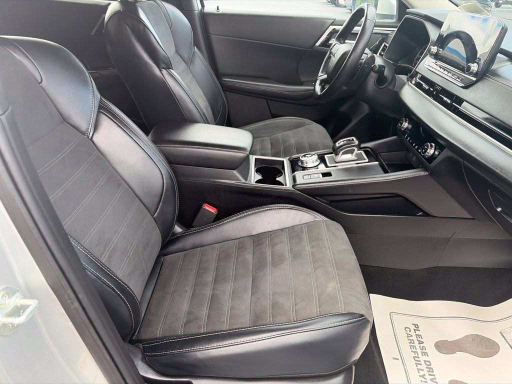 Used 2024 Mitsubishi Outlander SE Black Edition AWD/4WD image 40