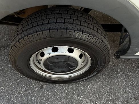 Used 2017 Ford Transit 350 Medium Roof w/Sliding Side Doo image 22