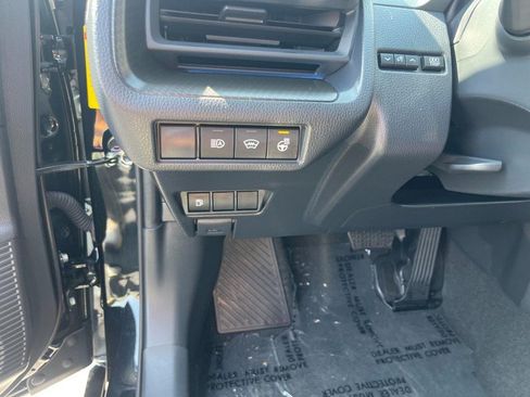Used 2025 Toyota Prius FWD image 16