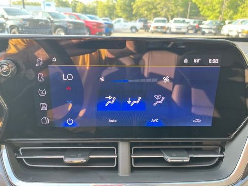 Used 2025 Chevrolet Trax ACTIV w/ Driver Confidence Package image 31