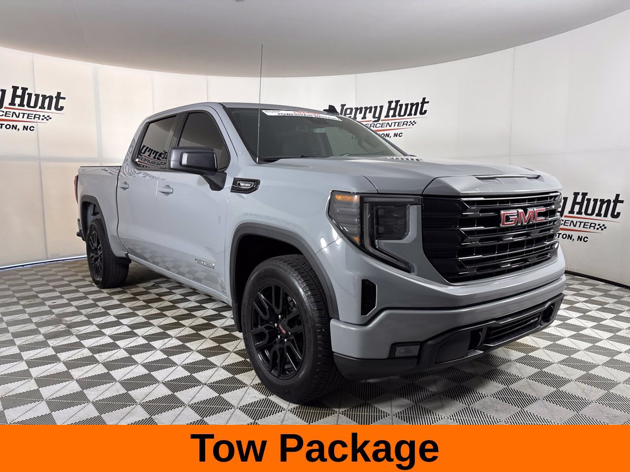 Used 2024 GMC Sierra 1500 Elevation AWD/4WD image 4