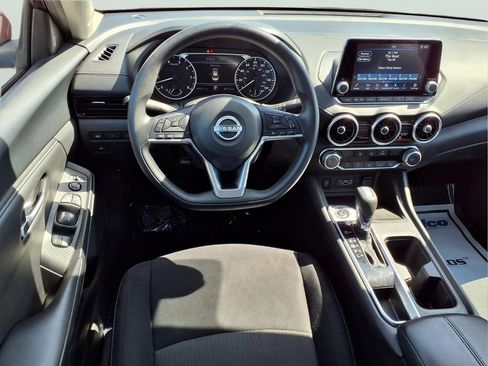 Used 2024 Nissan Sentra SV FWD image 9