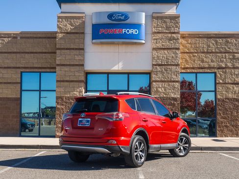 Used 2016 Toyota RAV4 XLE image 6