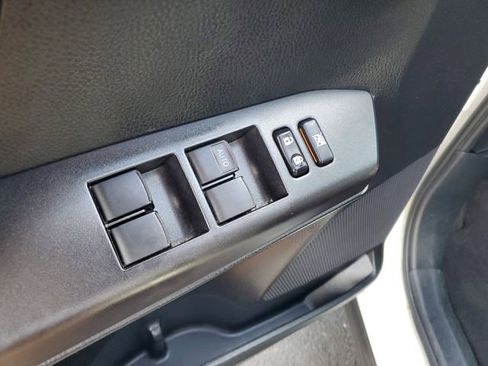 Used 2018 Toyota RAV4 LE image 21