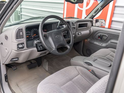 Used 1998 Chevrolet Silverado 2500 4x4 Extended Cab w/ Preferred Equipment Group 2 image 9