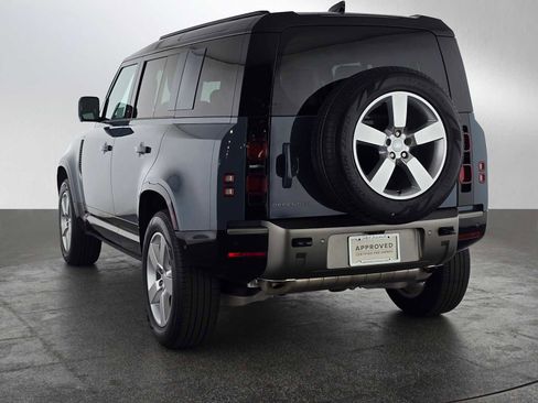 Used 2025 Land Rover Defender 110 X-Dynamic SE image 7