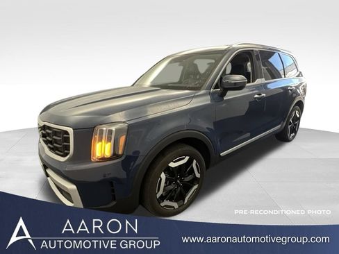 Used 2024 Kia Telluride S w/ S Sunroof Package FWD image 1