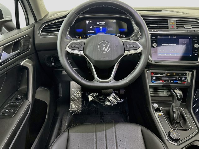 Used 2023 Volkswagen Tiguan SE AWD/4WD image 21
