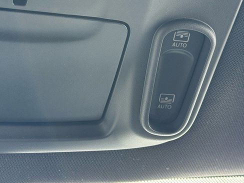 New 2026 Chrysler Pacifica Limited image 29