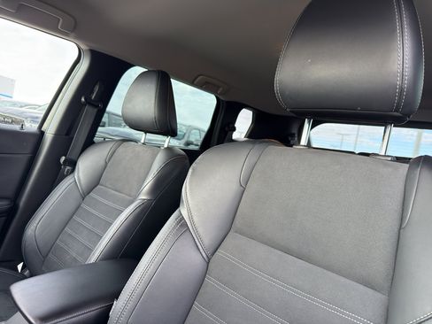 Used 2022 Mitsubishi Outlander SE image 27