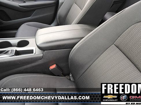 Used 2025 Nissan Altima 2.5 SV FWD image 29